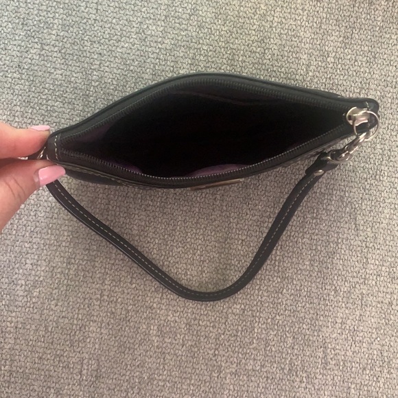 Coach wristlet - Picture 3 of 3